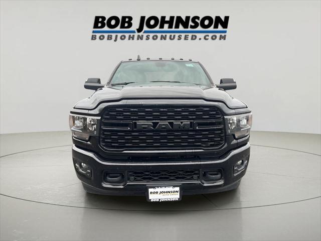 2022 RAM 3500 Big Horn Crew Cab 4x4 8 Box