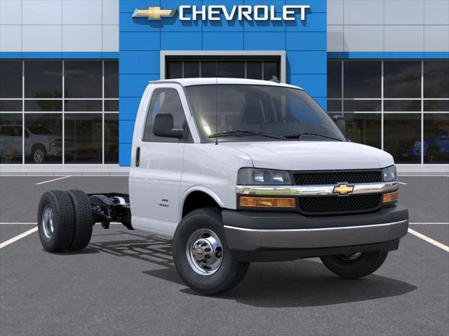 2025 Chevrolet Express Cutaway Work Van