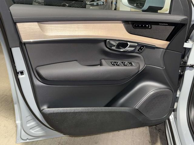2026 Volvo XC90 Plug-In Hybrid Plus, T8 AWD, Electric/Gasoline, Bright, 7 Seats