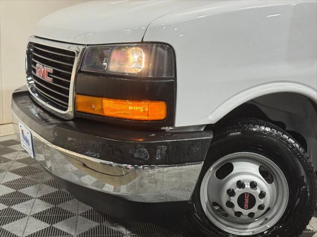 2025 GMC Savana Cutaway Work Van