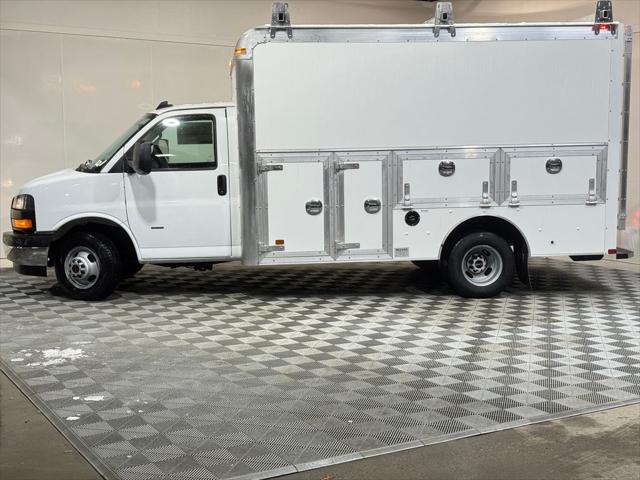 2025 GMC Savana Cutaway Work Van