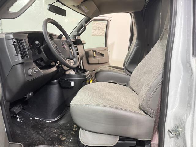 2025 GMC Savana Cutaway Work Van