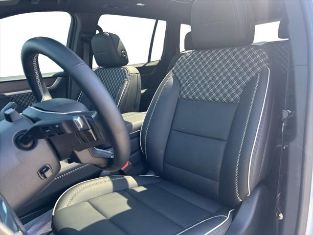 2026 GMC Acadia FWD Denali