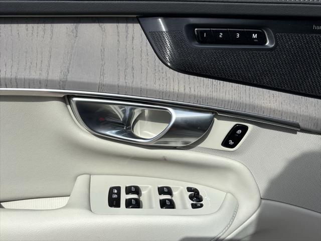 2026 Volvo XC90 B6 Ultra 7-Seater