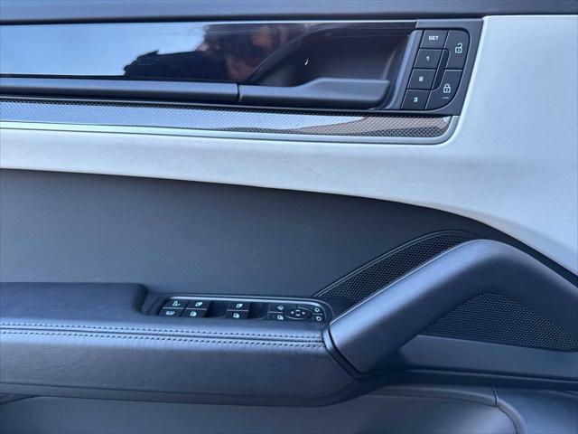 2025 Porsche Cayenne E-Hybrid S