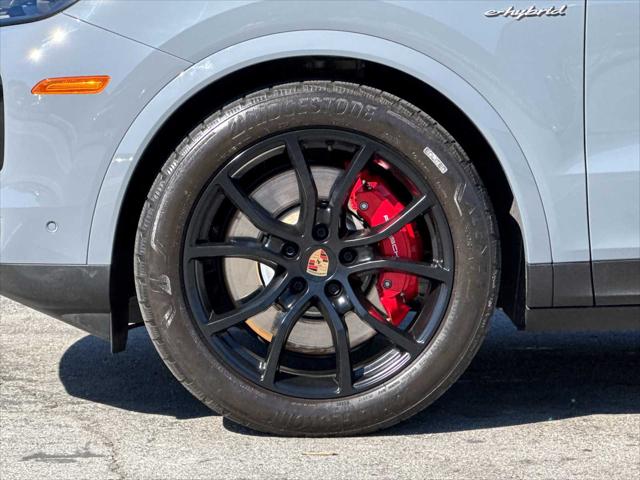 2025 Porsche Cayenne E-Hybrid S