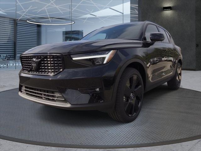 2026 Volvo XC40 B5 Ultra Black Edition