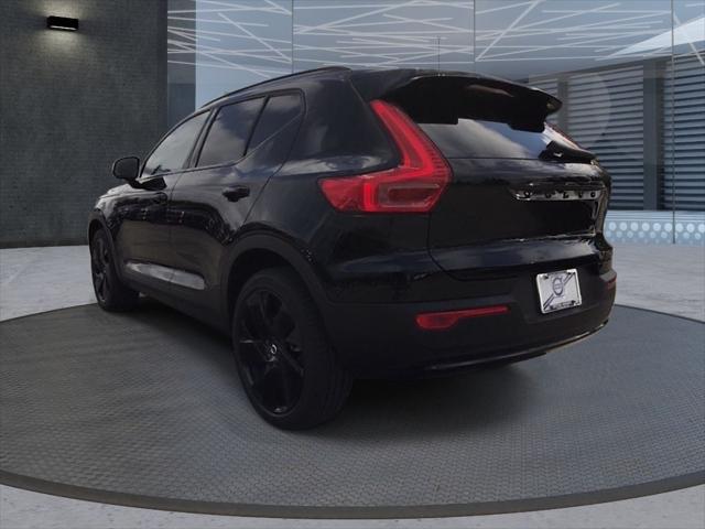 2026 Volvo XC40 B5 Ultra Black Edition