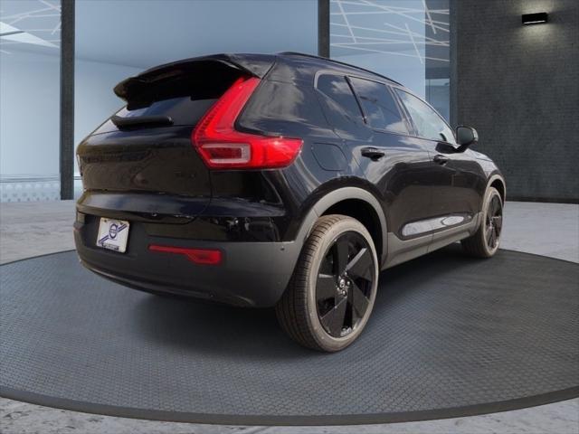 2026 Volvo XC40 B5 Ultra Black Edition