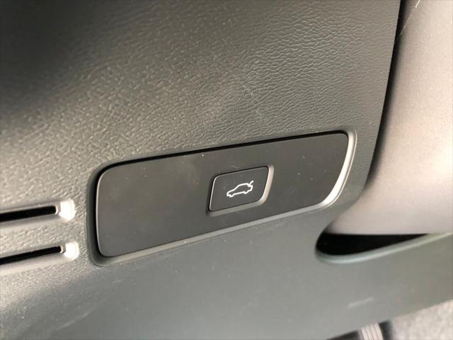 2026 Volvo XC40 B5 Ultra Black Edition