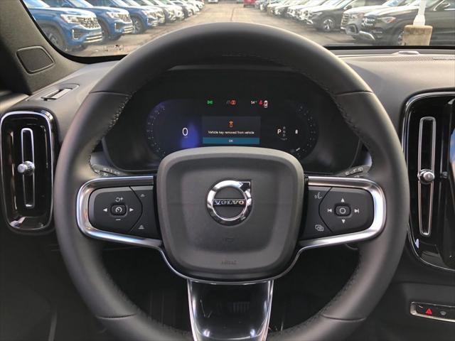 2026 Volvo XC40 B5 Ultra Black Edition