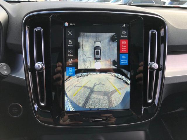 2026 Volvo XC40 B5 Ultra Black Edition