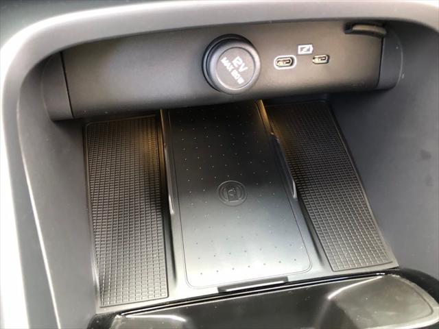 2026 Volvo XC40 B5 Ultra Black Edition