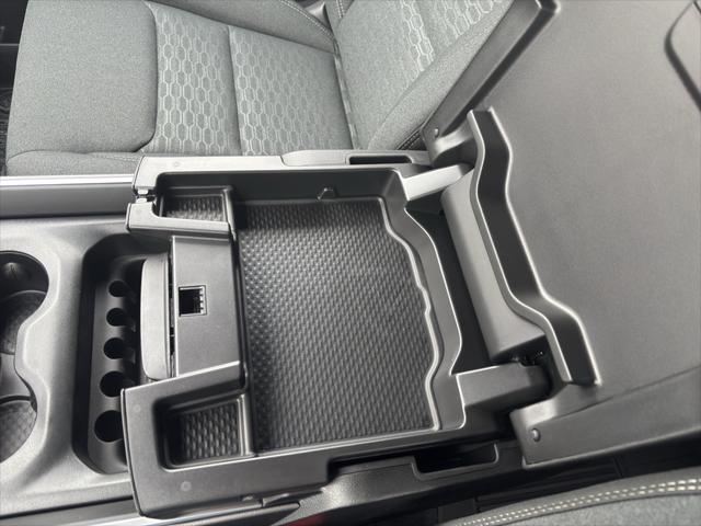 2026 Ram 1500 Lone Star Crew Cab 4x4 5'7" Box