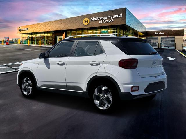 2026 Hyundai Venue SEL w/Two-Tone Roof