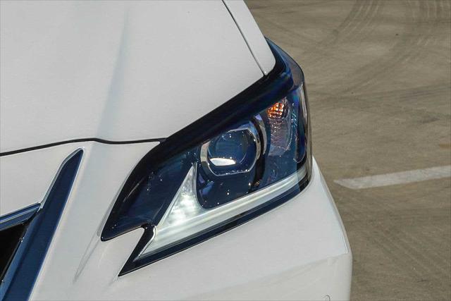 2025 Lexus ES 300h Unknown