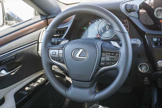 2025 Lexus ES 300h Unknown