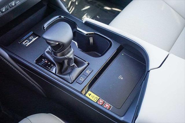 2025 Lexus ES 300h Unknown