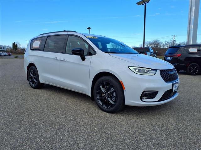 2026 Chrysler Pacifica PACIFICA SELECT AWD