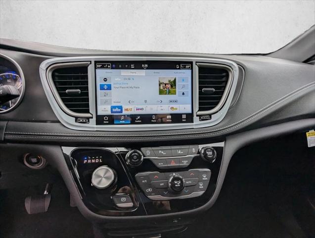 2026 Chrysler Pacifica Select AWD