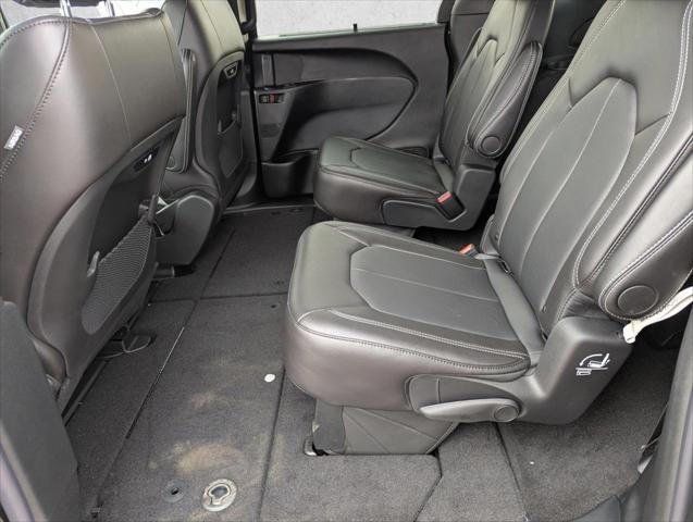 2026 Chrysler Pacifica Select AWD