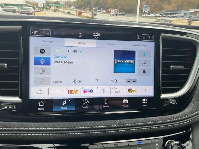 2026 Chrysler Pacifica Select AWD