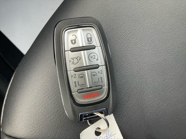 2026 Chrysler Pacifica Select AWD