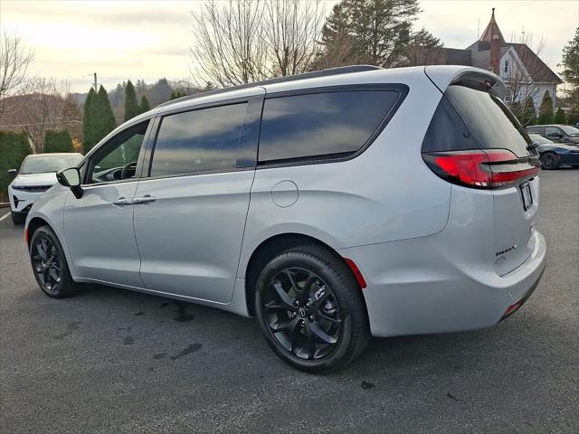 2026 Chrysler Pacifica PACIFICA SELECT AWD