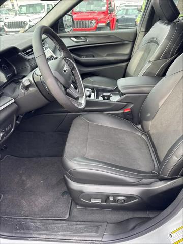 2025 Jeep Grand Cherokee Altitude X 4x4