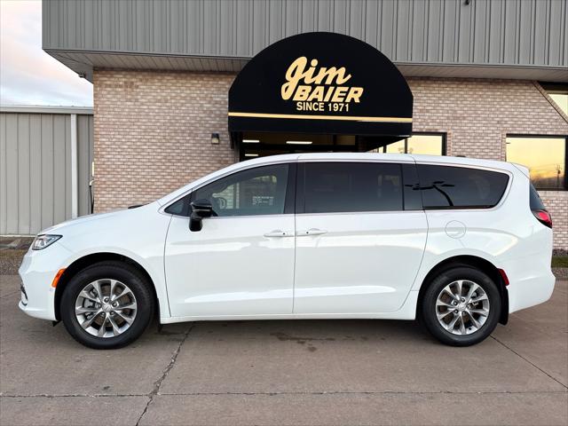 2026 Chrysler Pacifica PACIFICA SELECT AWD