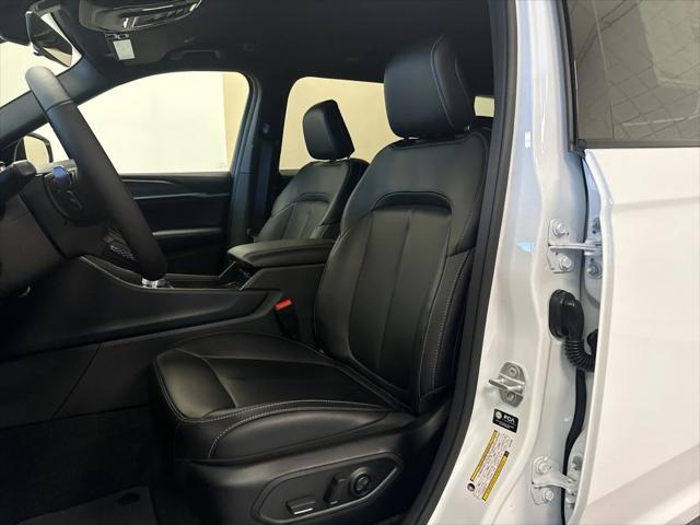 2025 Jeep Grand Cherokee GRAND CHEROKEE L LIMITED 4X4 2025 Jeep Grand Cherokee GRAND CHEROKEE L LIMITED 4X4