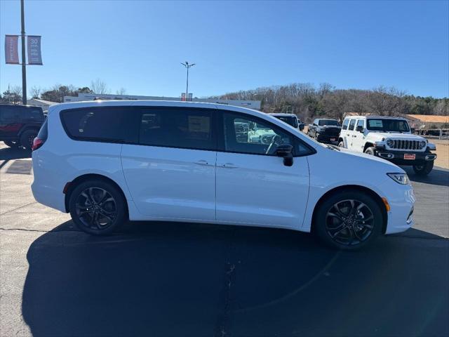 2026 Chrysler Pacifica PACIFICA SELECT