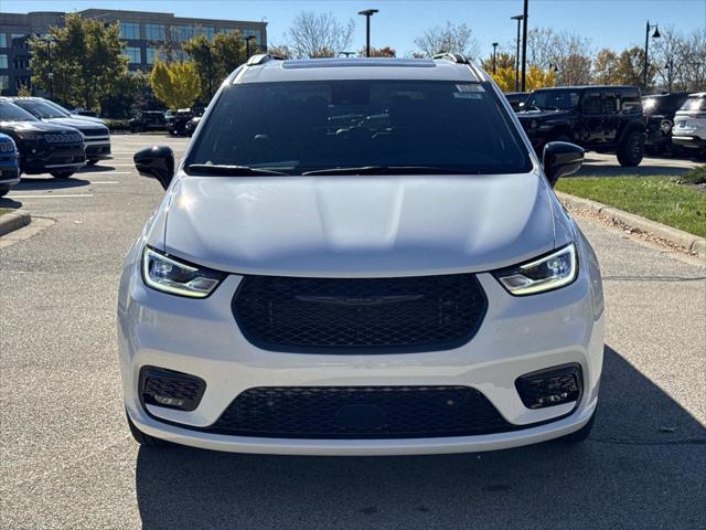 2026 Chrysler Pacifica PACIFICA SELECT AWD