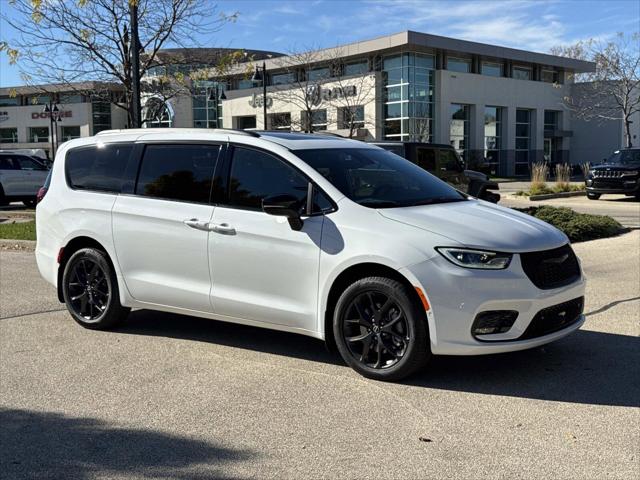 2026 Chrysler Pacifica PACIFICA SELECT AWD