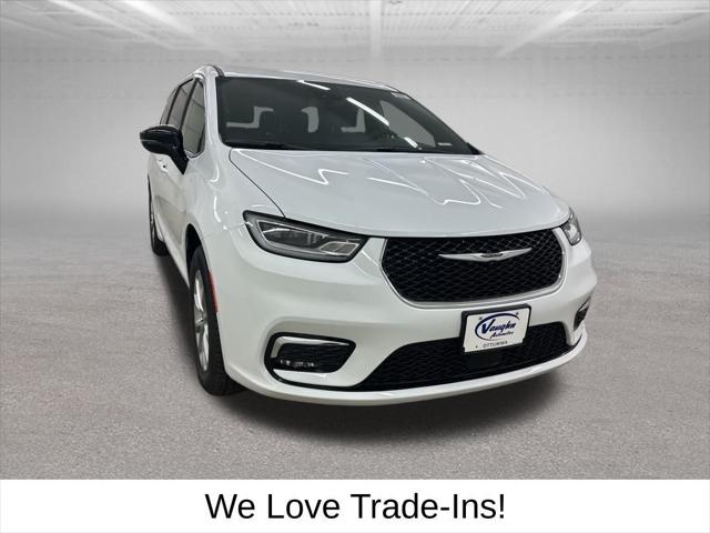 2026 Chrysler Pacifica PACIFICA SELECT AWD