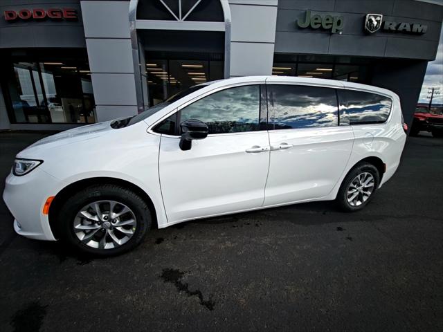 2026 Chrysler Pacifica PACIFICA SELECT AWD