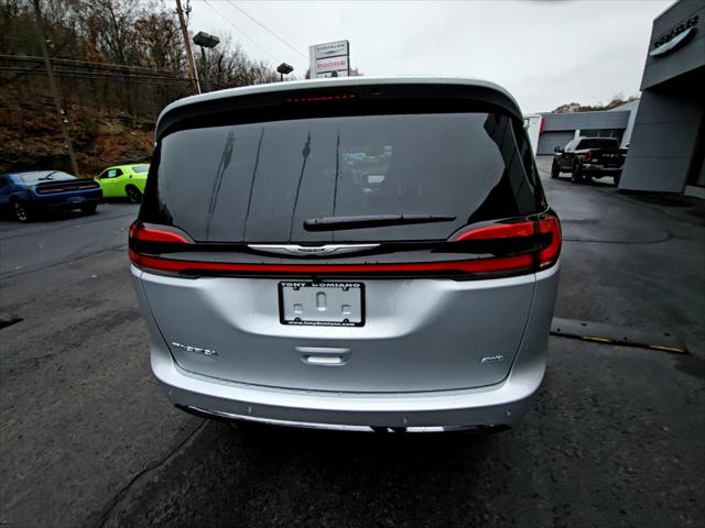 2026 Chrysler Pacifica Select AWD
