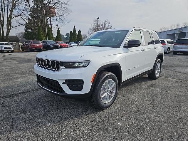 2025 Jeep Grand Cherokee GRAND CHEROKEE LAREDO X 4X4 2025 Jeep Grand Cherokee GRAND CHEROKEE LAREDO X 4X4