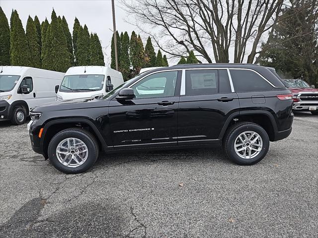 2025 Jeep Grand Cherokee GRAND CHEROKEE LAREDO X 4X4
