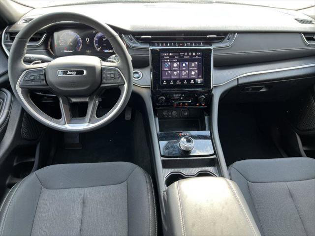 2024 Jeep Grand Cherokee L Laredo 4x4 2024 Jeep Grand Cherokee L Laredo 4x4