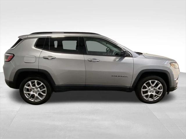 2022 Jeep Compass Latitude Lux 4x4