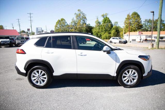 2024 Toyota Corolla Cross LE