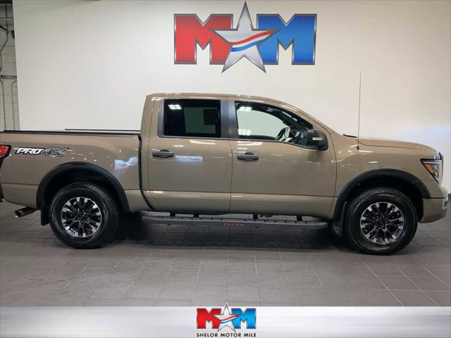 2021 Nissan TITAN Crew Cab PRO-4X 4x4 2021 Nissan TITAN Crew Cab PRO-4X 4x4