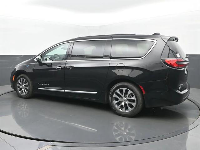 2024 Chrysler Pacifica Hybrid Pinnacle 2024 Chrysler Pacifica Hybrid Pinnacle