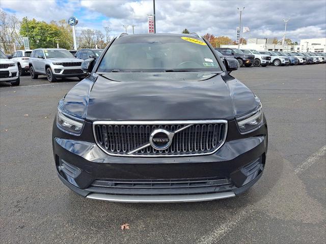 2019 Volvo XC40 Momentum 2019 Volvo XC40 Momentum