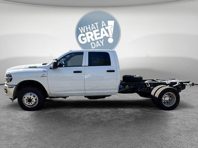 2026 RAM Ram 3500 Chassis Cab RAM 3500 TRADESMAN CREW CAB CHASSIS 4X4 60 CA 2026 RAM Ram 3500 Chassis Cab RAM 3500 TRADESMAN CREW CAB CHASSIS 4X4 60 CA