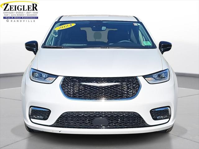 2024 Chrysler Pacifica Touring L 2024 Chrysler Pacifica Touring L