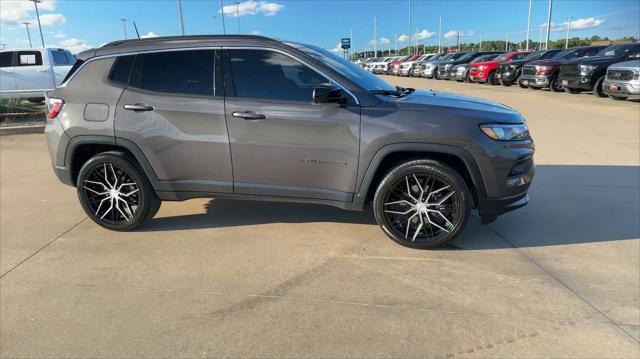 2024 Jeep Compass Latitude 4x4 2024 Jeep Compass Latitude 4x4