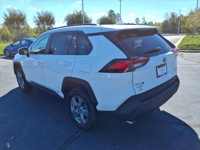 2022 Toyota RAV4 Hybrid XLE