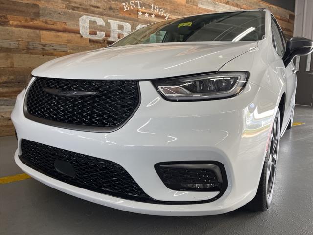 2024 Chrysler Pacifica Touring L 2024 Chrysler Pacifica Touring L